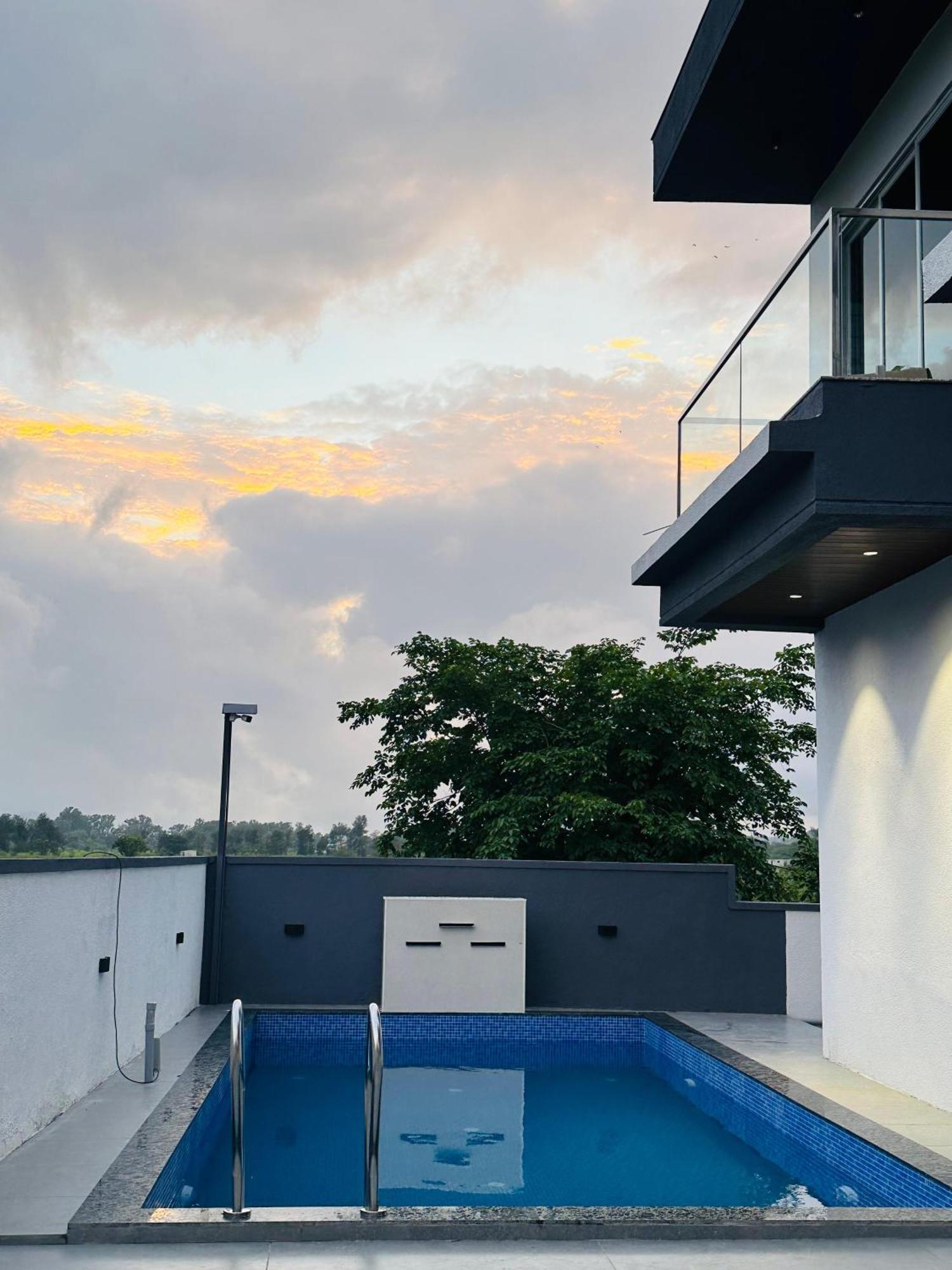 Sara Villa Lonavala Exterior foto
